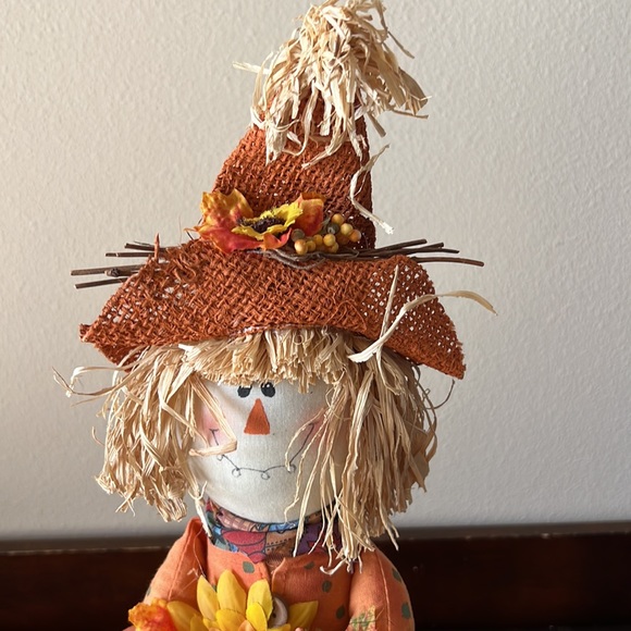 Vtg Fall Festival Sitting Scarecrow on Haystack w/ Sunflowers - Picture 5 of 7